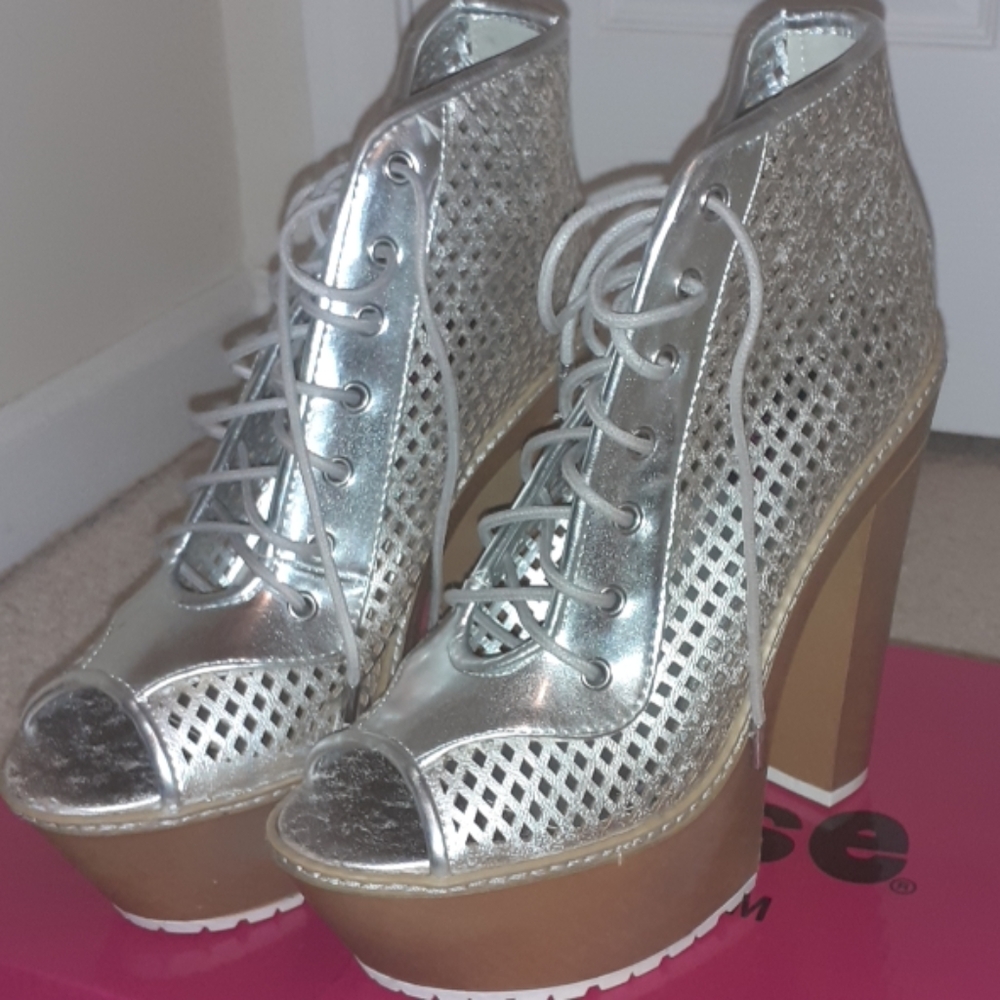 Dollhouse slvpu platform lace up Bty